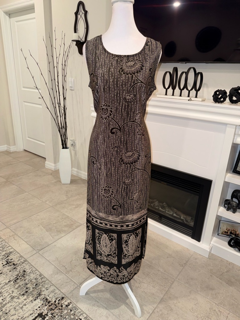 Kathie Lee Collection Sleeveless Black and Taupe Floral Maxi Dress Size Medium